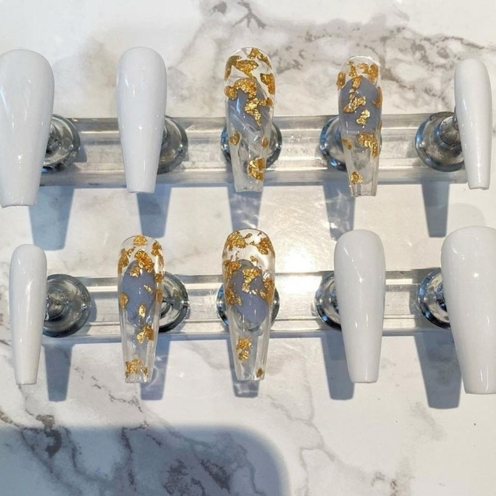 Press on nails